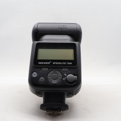 Used Neewer Speedlite 750II flashgun with Neewer FC-16 controller for Nikon