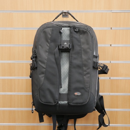 Used Lowepro Vertex 200 AW Used Lowepro Vertex 200 AW