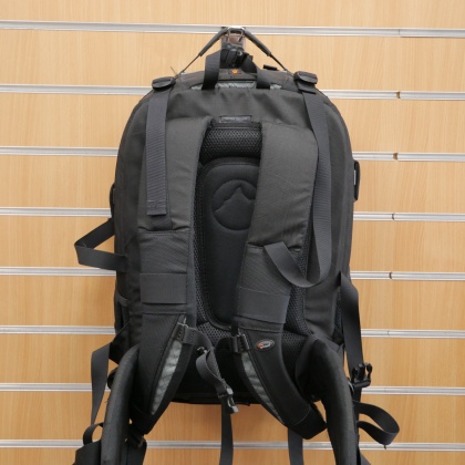 Used Lowepro Vertex 200 AW Used Lowepro Vertex 200 AW