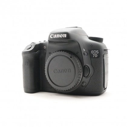 Used Canon EOS 7D DSLR body Used Canon EOS 7D DSLR body