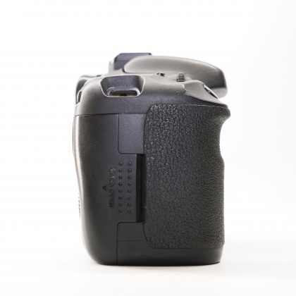 Used Canon EOS 7D DSLR body Used Canon EOS 7D DSLR body