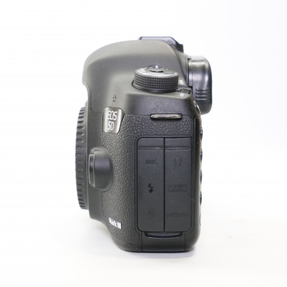 Used Canon EOS 5D Mk III Full-frame DSLR body Used Canon EOS 5D Mk III Full-frame DSLR body