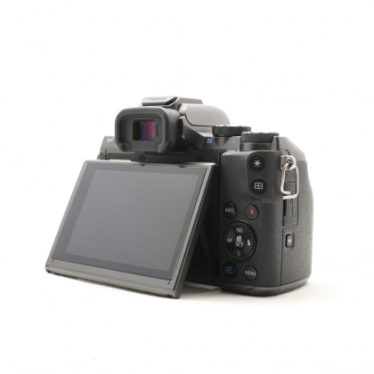 Used Canon EOS M5 Mirrorless camera with 15-45mm lens Used Canon EOS M5 Mirrorless camera with 15-45mm lens