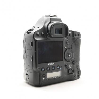Used Canon EOS 1D X Mk II Full-frame DSLR body Used Canon EOS 1D X Mk II Full-frame DSLR body