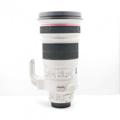 Used Canon EF 300mm f2.8 L IS II USM lens