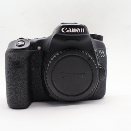 Used Canon EOS 70D DSLR body Used Canon EOS 70D DSLR body