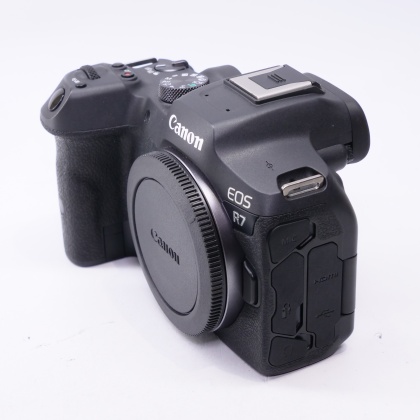 Used Canon EOS R7 Mirrorless camera body Used Canon EOS R7 Mirrorless camera body