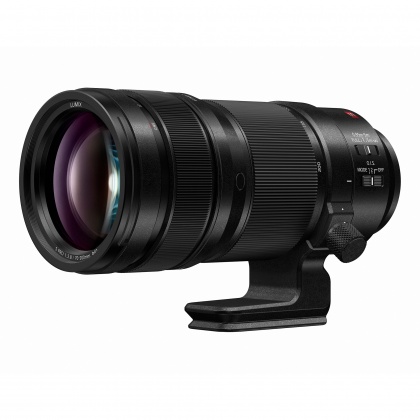 Panasonic Lumix S Pro 70-200mm f2.8 L-Mount lens