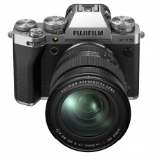 Fujifilm X-T5 Mirrorless Camera with XF 16-80mm lens, Silver