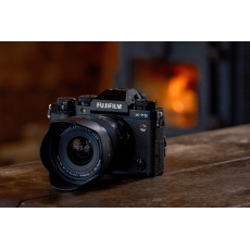 Fujifilm X-T5 Mirrorless Camera, Silver with XF 16-50mm lens Fujifilm X-T5 Mirrorless Camera, Silver with XF 16-50mm lens