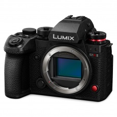 Panasonic Lumix S1RII Mirrorless Camera Body Panasonic Lumix S1RII Mirrorless Camera Body