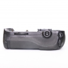 Used Nikon MB-D12 Battery grip for Nikon D800 & D810 Used Nikon MB-D12 Battery grip for Nikon D800 & D810
