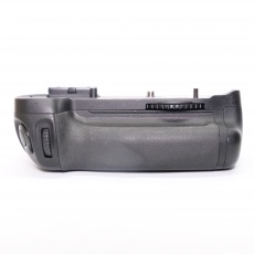 Used Nikon MB-D14 Battery grip for Nikon D600 & D610 Used Nikon MB-D14 Battery grip for Nikon D600 & D610