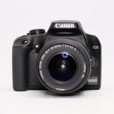 Used Canon EOS 1000D DSLR with 18-55mm lens