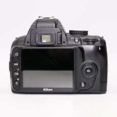 Used Nikon D3000 DSLR with 18-55mm lens