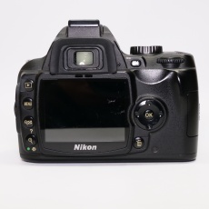 Used Nikon D60 DSLR with 18-55mm lens