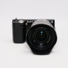 Used Sony NEX 5 Mirrorless camera with 18-55mm lens