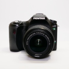 Used Pentax ist DS DSLR camera with 18-55mm lens