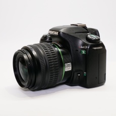 Used Pentax ist DS DSLR camera with 18-55mm lens