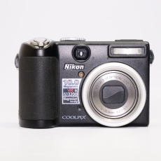 Used Nikon Coolpix P5000 digital compact camera