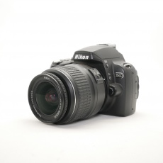 Used Nikon D40 digital SLR with 18-55mm lens