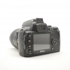Used Nikon D40 digital SLR with 18-55mm lens