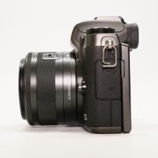 Used Canon EOS M5 Mirrorless camera with 15-45mm lens