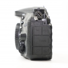 Used Nikon D7200 DSLR body