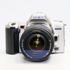 Used Minolta Dynax 404si 35mm SLR with 28-200mm lens
