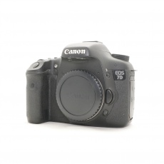 Used Canon EOS 7D DSLR body Used Canon EOS 7D DSLR body