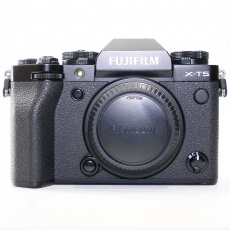 Used Fujifilm X-T5 Mirrorless camera body, black Used Fujifilm X-T5 Mirrorless camera body, black