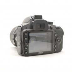 Used Nikon D3200 DSLR with 18-35mm lens Used Nikon D3200 DSLR with 18-35mm lens