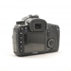 Used Canon EOS 7D DSLR with 18-55mm lens Used Canon EOS 7D DSLR with 18-55mm lens