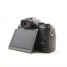 Used Canon EOS M5 Mirrorless camera with 15-45mm lens