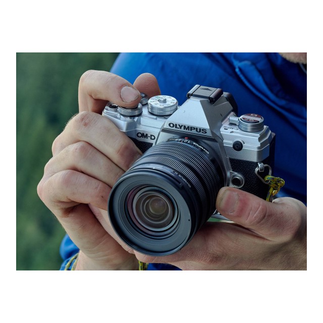 Olympus 12-45mm F4.0 ED Pro lens | £699.00 - Castle Cameras