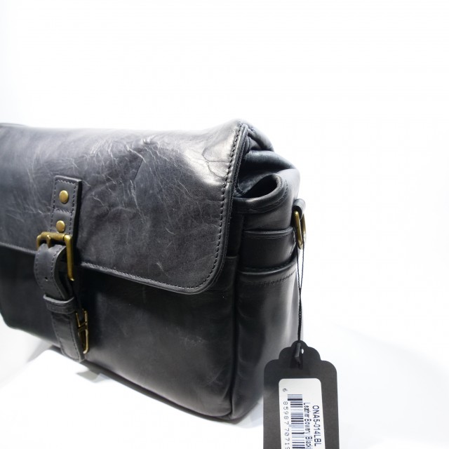 Ona Bowery Messenger Bag, Black Leather | £279.00 - Castle Cameras