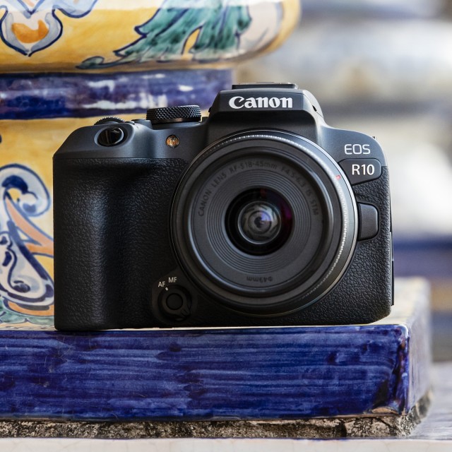Canon EOS R10,1845 £1099.00 Castle Cameras