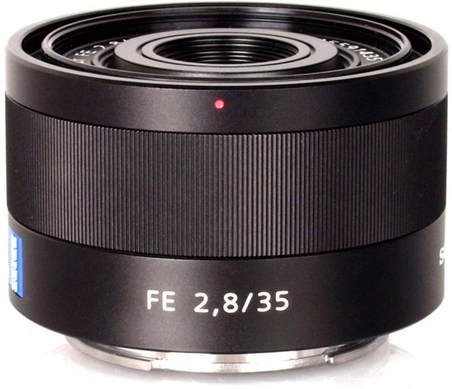 Sony FE 35mm f2.8 Zeiss Sonnar lens