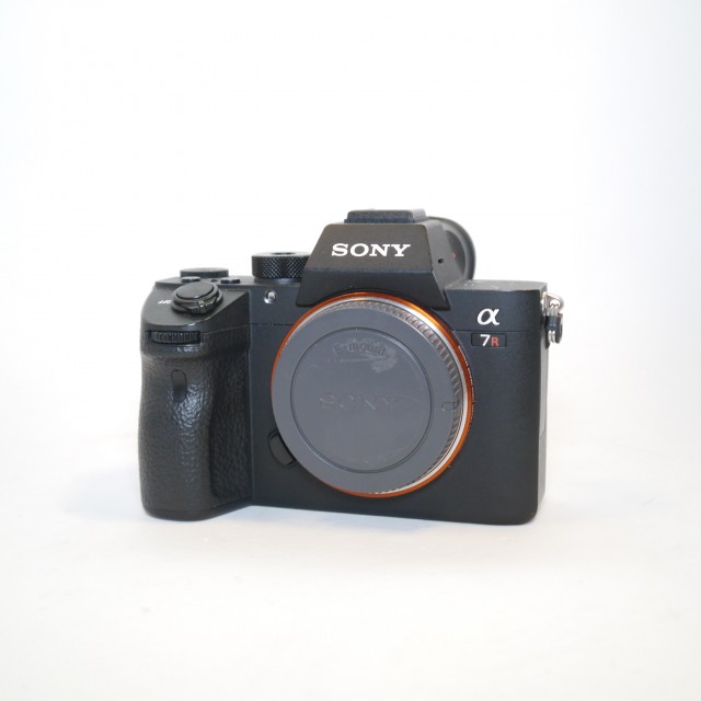 Used Sony Alpha A7R III Mirrorless camera body £1349 Castle Cameras