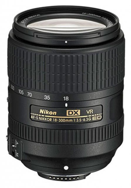 Nikon AF-S DX 18-300mm f3.5-6.3G ED VR lens