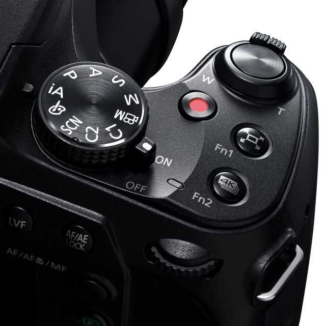 Panasonic Lumix DC-FZ82D Digital Camera | £379.00 - Castle Cameras