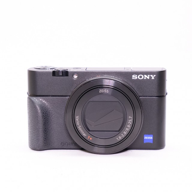 Used Sony Cybershot RX100 Mk V digital compact camera £529 Castle