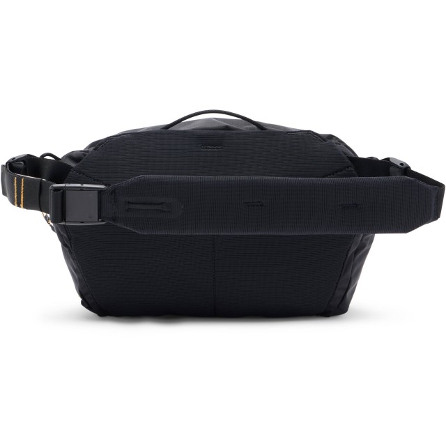 Peak Design Outdoor Sling 7L, Black | £89.00 - Castle Cameras
