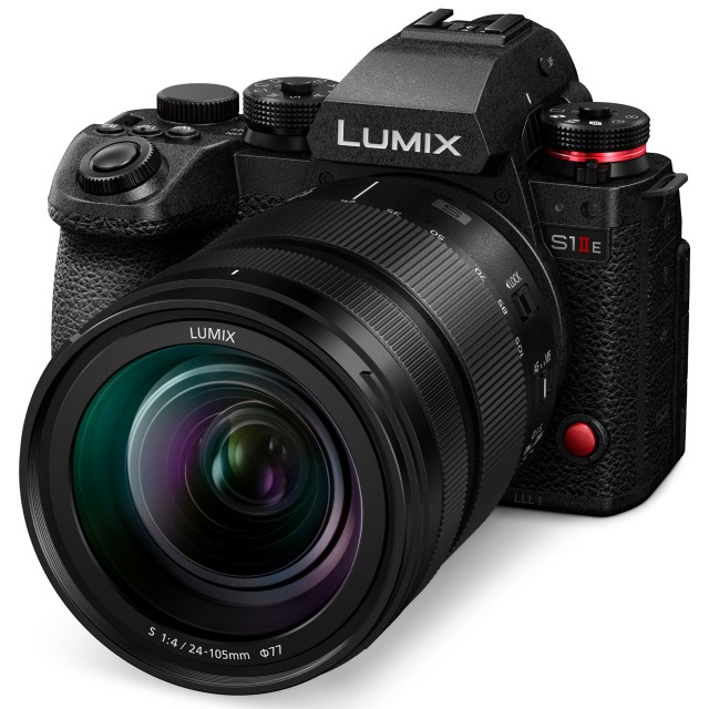 Lumix Panasonic S1IIE Mirrorless Camera with 24-105 lens