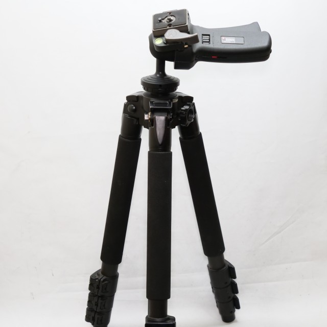 Velbon Used Velbon Sherpa Pro CF641 carbon tripod with Manfrotto 322 head