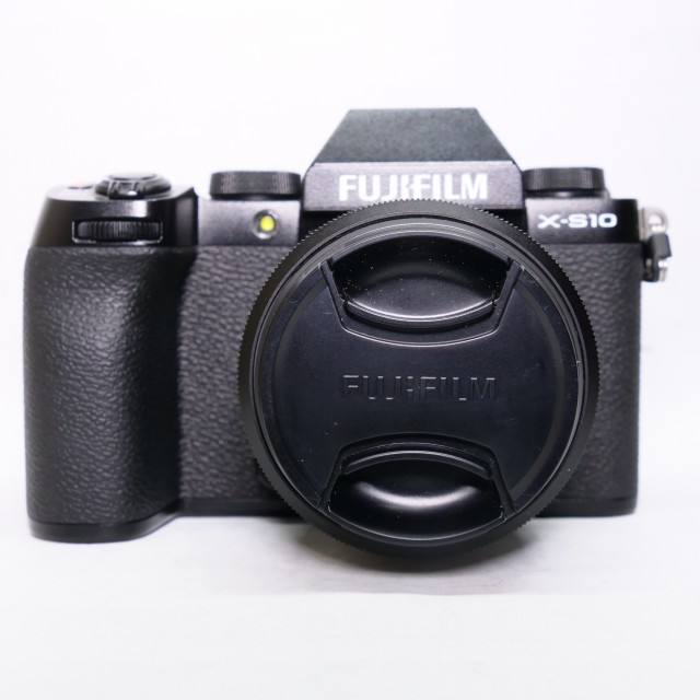 Fujifilm Used Fujifilm X-S10 Mirrorless camera with 15-45mm lens
