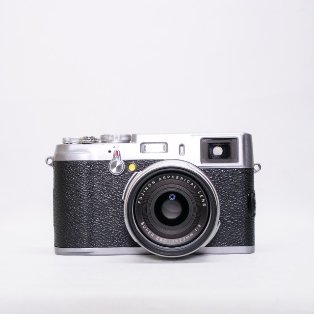 Fujifilm Used Fujifilm X100 digital compact camera in Silver