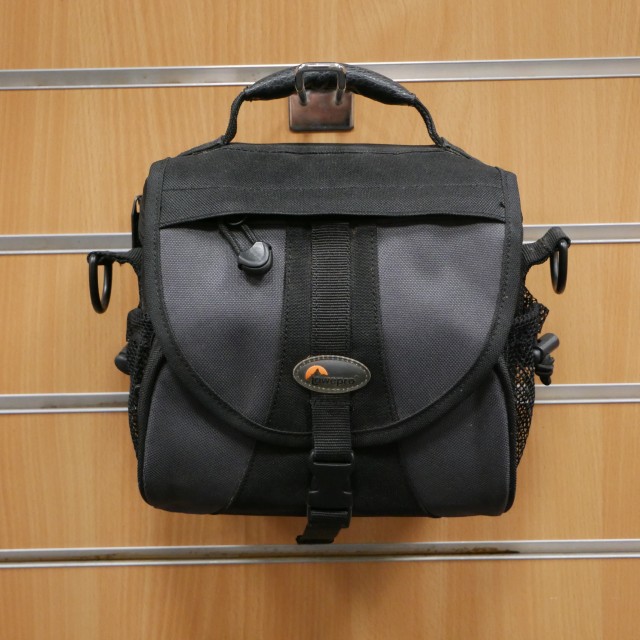 Lowepro Used Lowepro EX 140 Camera Case