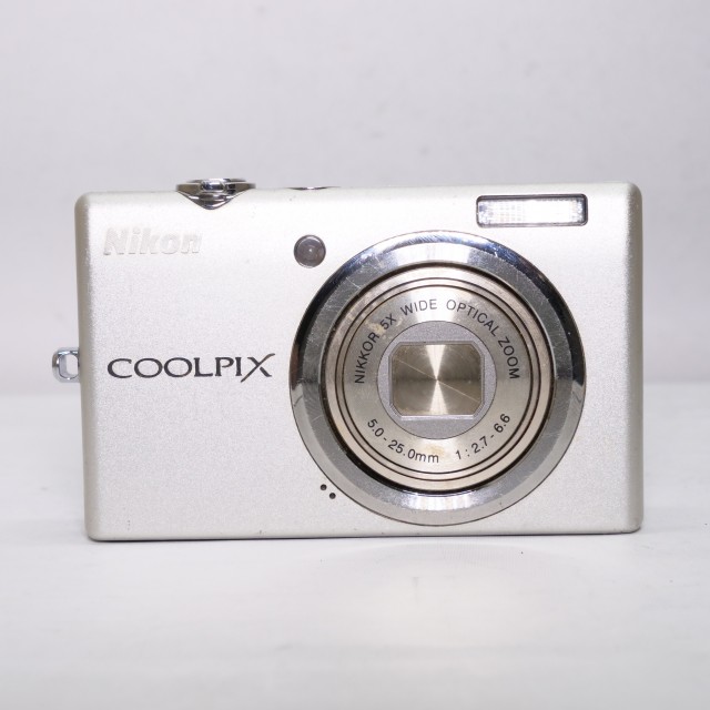 Nikon Used Nikon Coolpix S570 digital compact camera