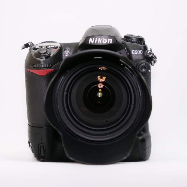 Nikon Used Nikon D200 DSLR with 18-200mm lens